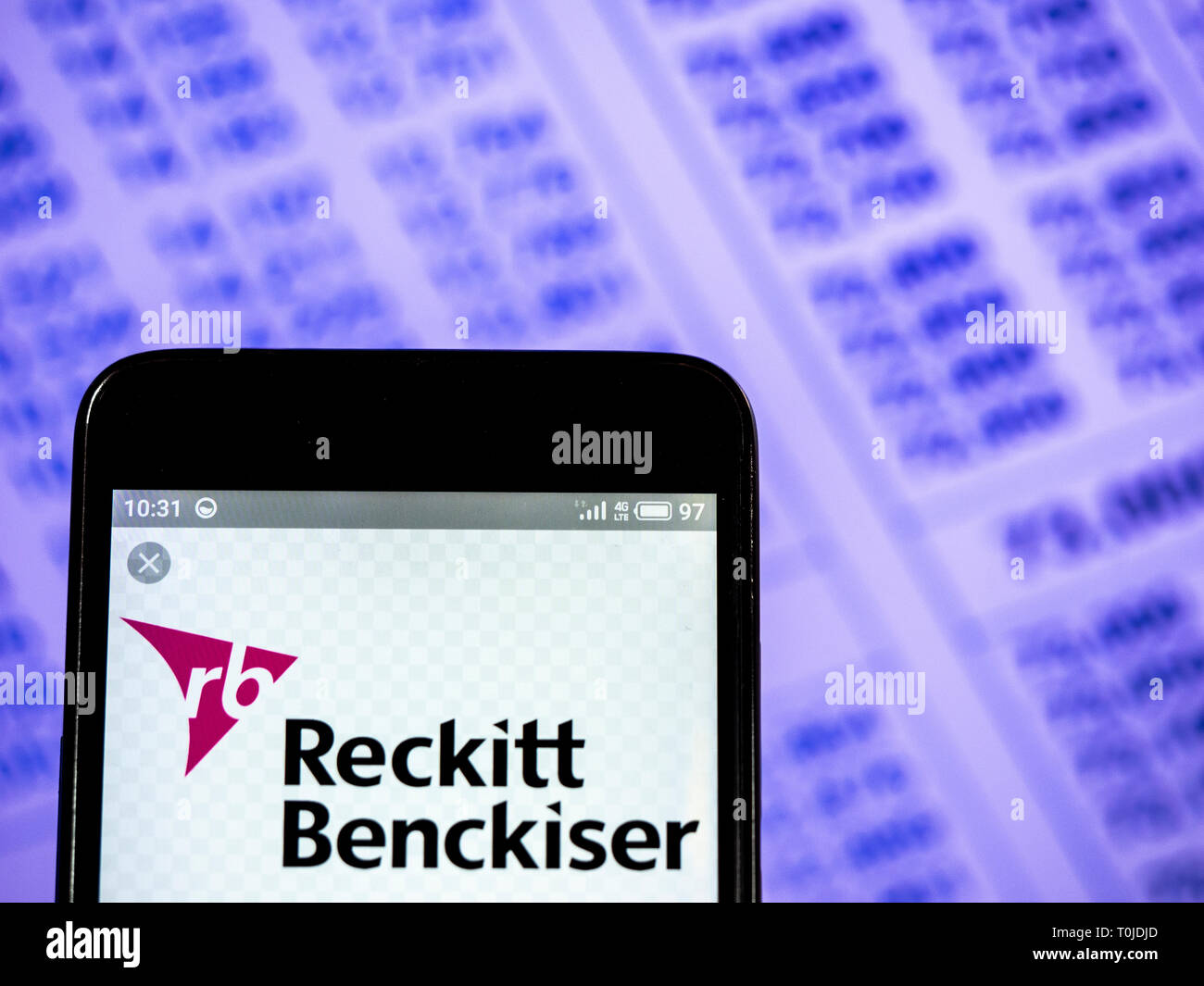 Reckitt Benckiser Group PLC/N.V. Firmenlogo auf dem Smartphone angezeigt. Stockfoto