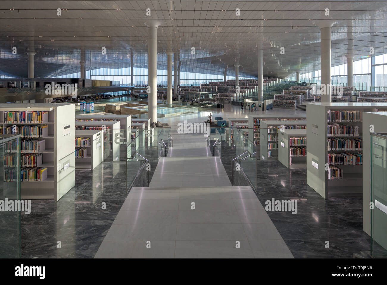 Buchen Sie Stacks, Qatar National Library Building, Bildung Stadt, Katar, von Rem Koolhaas, 2017 Stockfoto