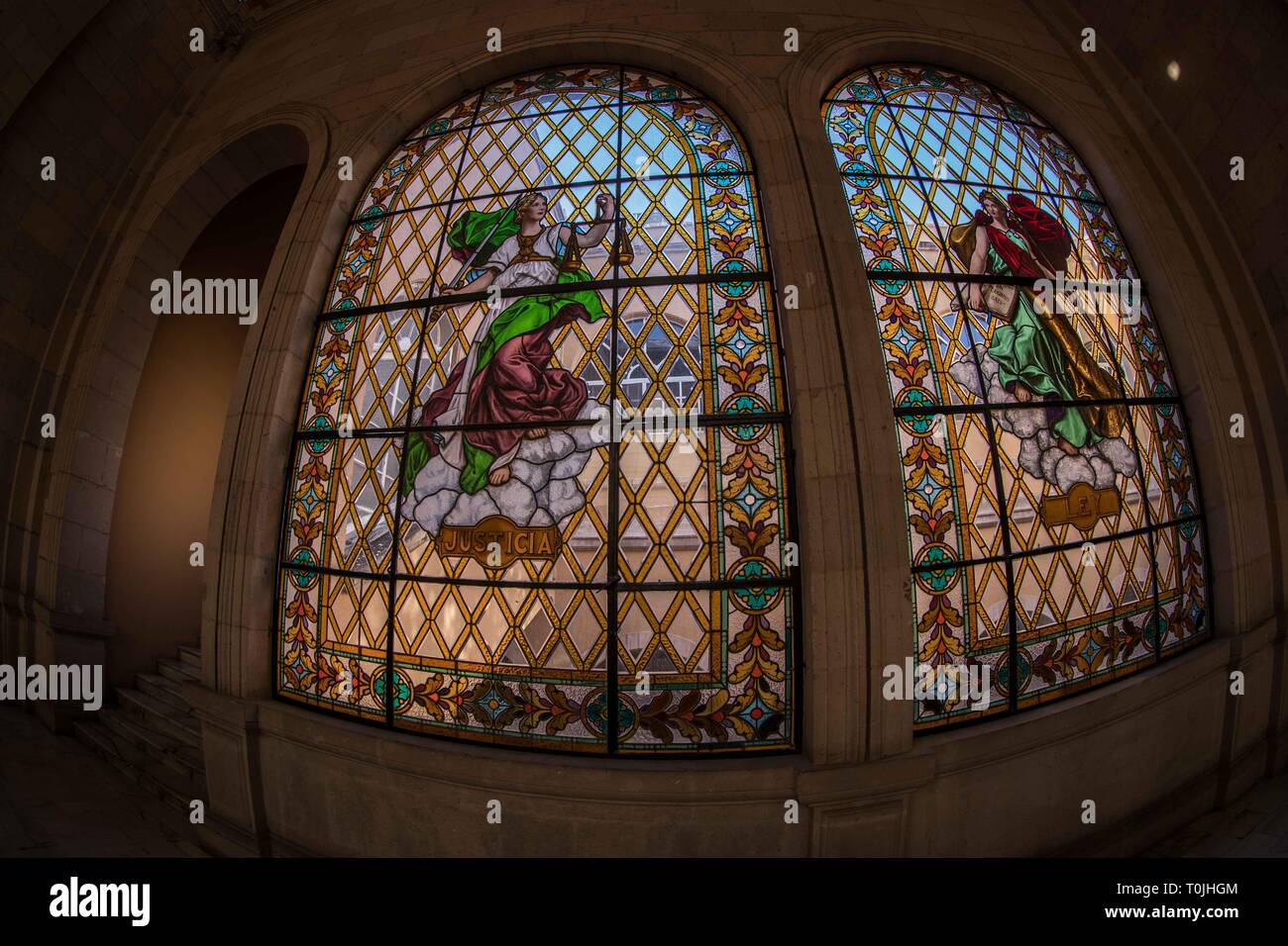 Die Regierung Palast der Bundesstaat Chihuahua Mexiko im historischen Zentrum von der Stadt Chihuahua entfernt, ist es der Sitz der staatlichen Exekutive. Das Gebäude ist iconic in der Stadt, da innerhalb der "Altar der Heimat" von Miguel Hidalgo, Website, von der Terrasse des alten Jesuitenkolleg in Chihuahua, wo Hidalgo am 30. Juli von 1811 sowie eine thematische Museum der Krieg für die Unabhängigkeit von Mexiko schoß war besetzt war. © Foto: LuisGutierrrez/NortePhoto.com El Palacio de Regierung del Estado de Chihuahua Mexiko Ubicado en El Centro Histórico de la Ciudad de Stockfoto