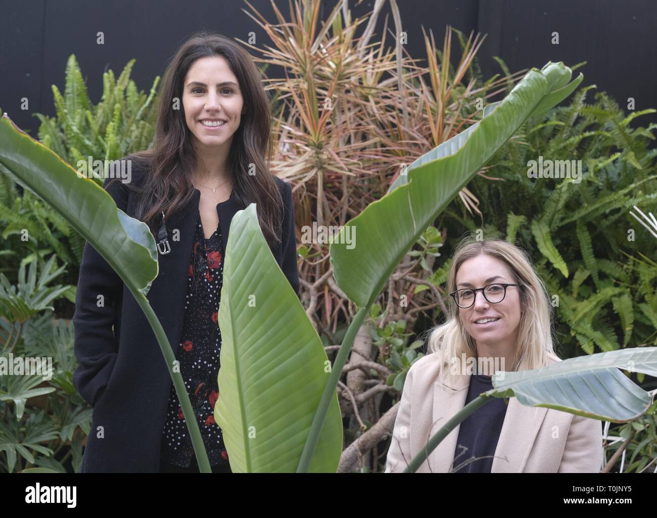 Los Angeles, Kalifornien, USA. 20 Feb, 2019. Kate Miller, Links, und Anna Duckworth Mitbegründer von Miss Gras. Credit: Ringo Chiu/ZUMA Draht/Alamy leben Nachrichten Stockfoto