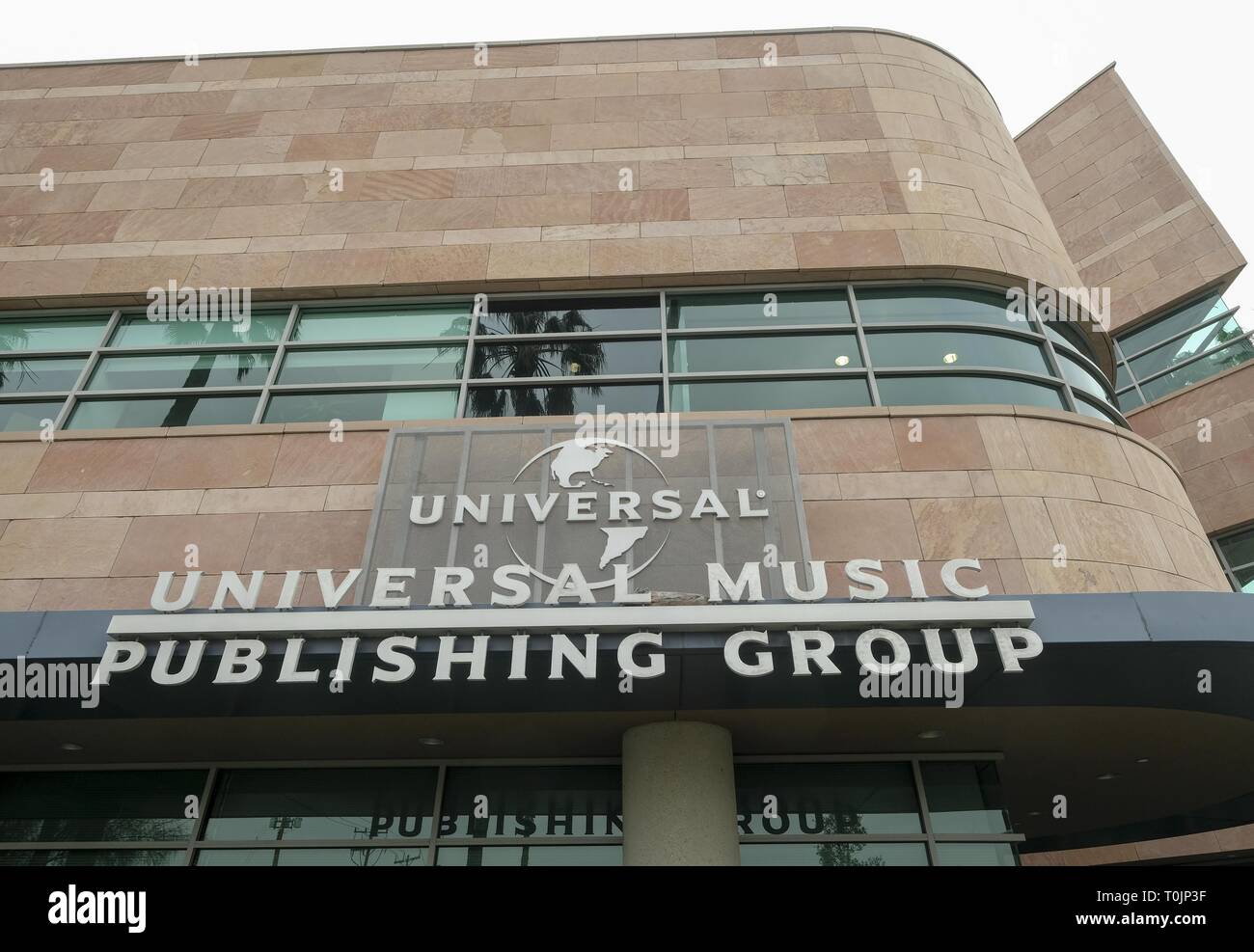 Los Angeles, Kalifornien, USA. 27 Feb, 2019. Universal Music Group Gebäude in Santa Monica. Credit: Ringo Chiu/ZUMA Draht/Alamy leben Nachrichten Stockfoto