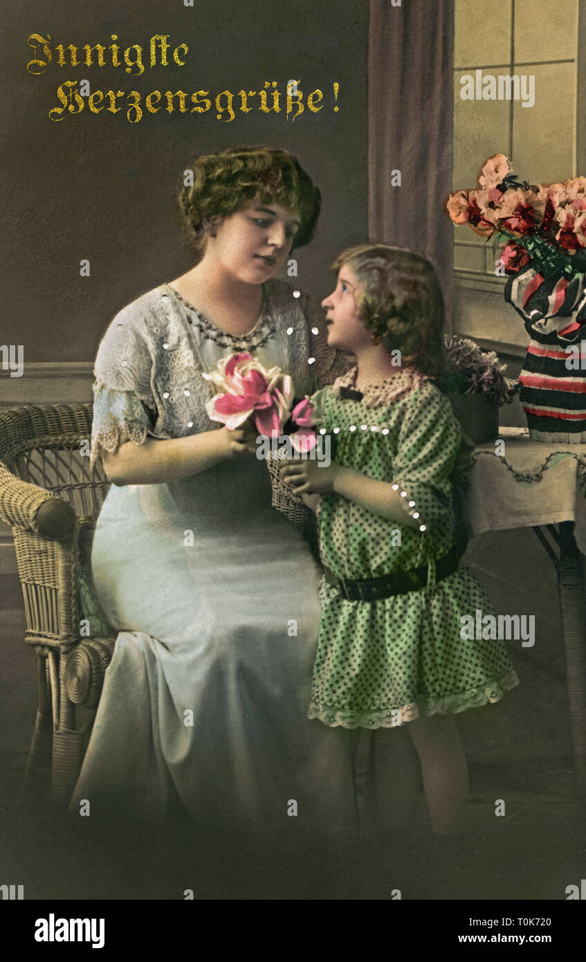 Festlichkeiten, Muttertag, die meisten herzliche Grüße, Tochter gratuliert ihr Mutter, Deutschland, 1915, Additional-Rights - Clearance-Info - Not-Available Stockfoto