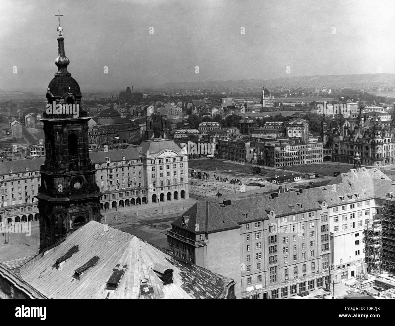 Geographie/Reisen, Deutschland, Dresden, Stadtblick, Blick über die Altstadt, 4.6.1956, Additional-Rights - Clearance-Info - Not-Available Stockfoto