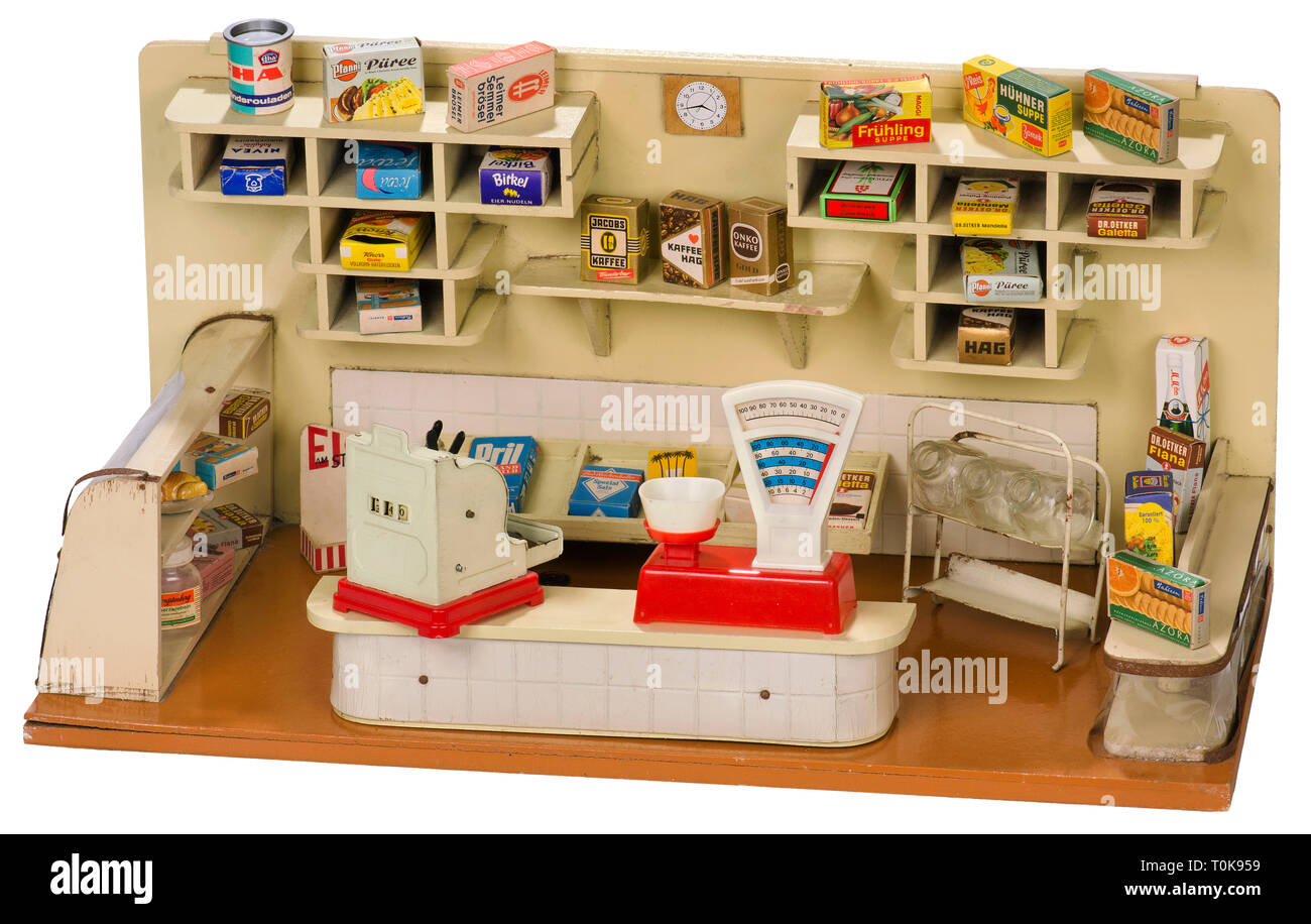 Spielzeug, Lebensmittelgeschäft, Kinder Spielzeug Shop, Sortiment von 1960,  Deutschland, um 1960, Additional-Rights - Clearance-Info - Not-Available  Stockfotografie - Alamy