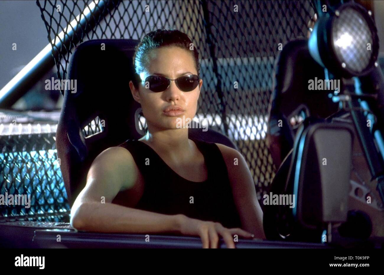Tomb Raider Angelina Jolie 2001 Stockfotos und -bilder Kaufen - Alamy