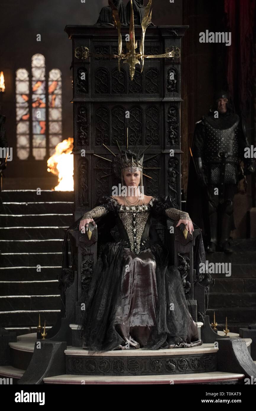 Snow White Huntsman Film Stockfotos Und Bilder Kaufen Alamy