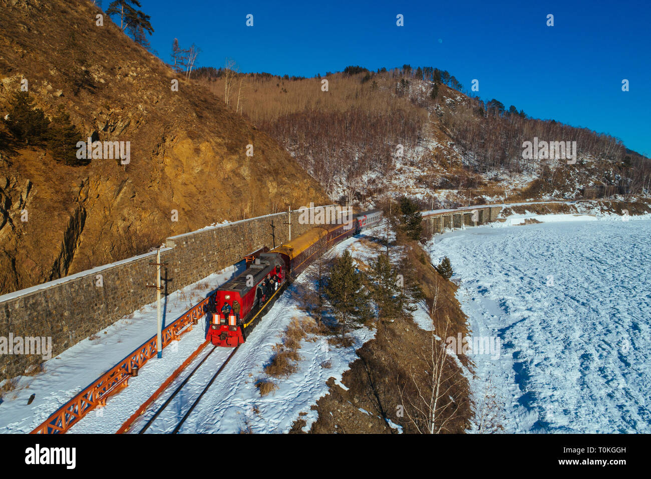 Transsibirische Eisenbahn am Baikalsee, Russland Stockfoto