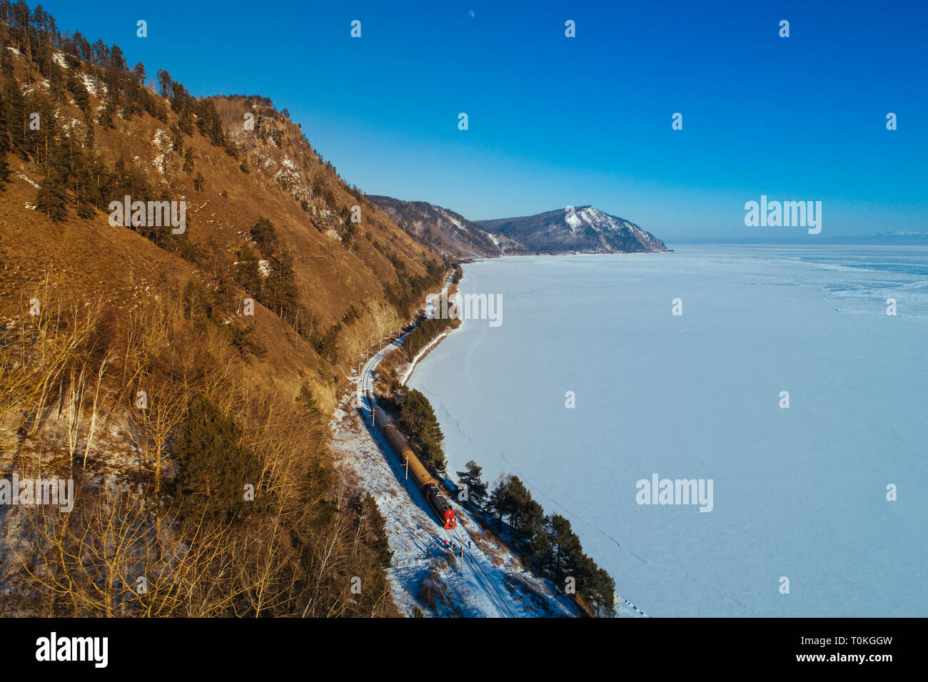 Transsibirische Eisenbahn am Baikalsee, Russland Stockfoto