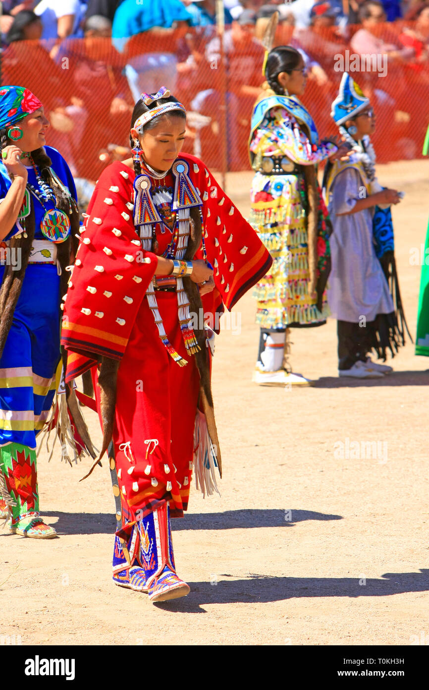 Weibliche Native America in den zeremoniellen Kostüme an der Wa: k Pow Wow auf odham Buchung der Tohono O'in Arizona Stockfoto