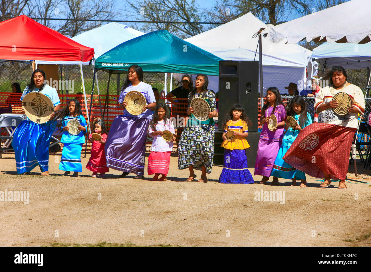 Wa: k Register Warenkorb Native American Tänzer an der Wa: k Pow Wow auf odham Buchung der Tohono O'in Arizona Stockfoto