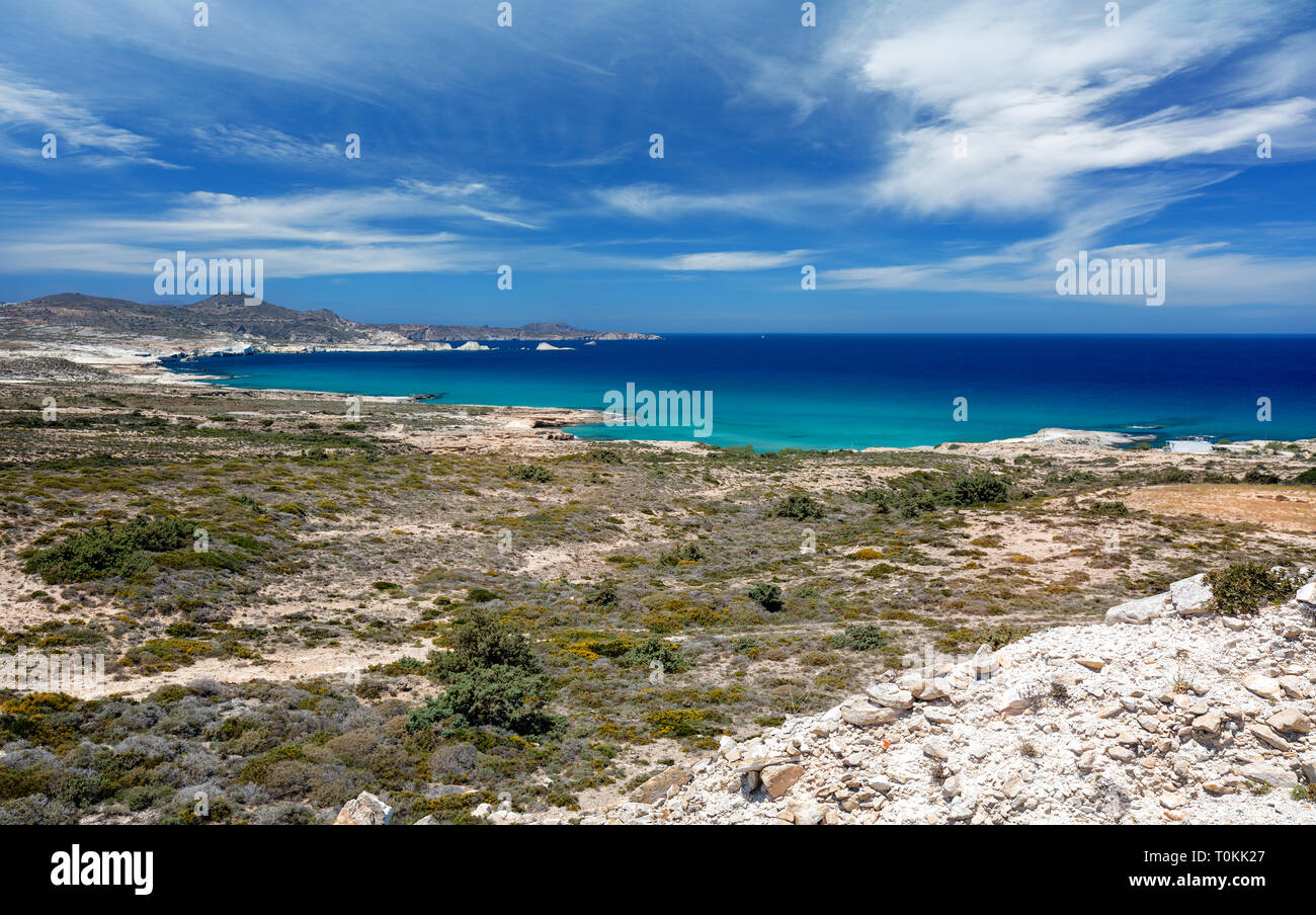 Costlne in Milos, Kykladen, Griechenland. Griechenland weiß und blau Stockfoto