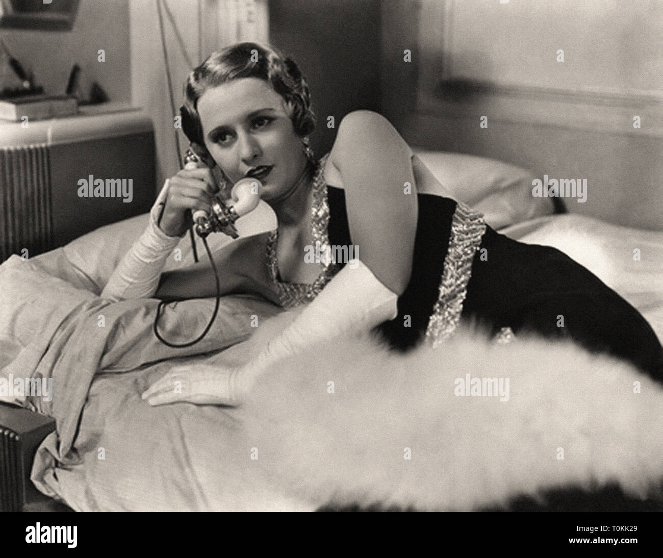 Werbeartikel & Portrait von Barbara Stanwyck in Verbotene 1932 Stockfoto