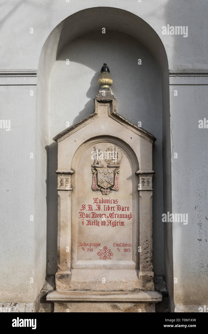 Alte grabstein an Navje Memorial Park in Ljubljana, Slowenien Stockfoto