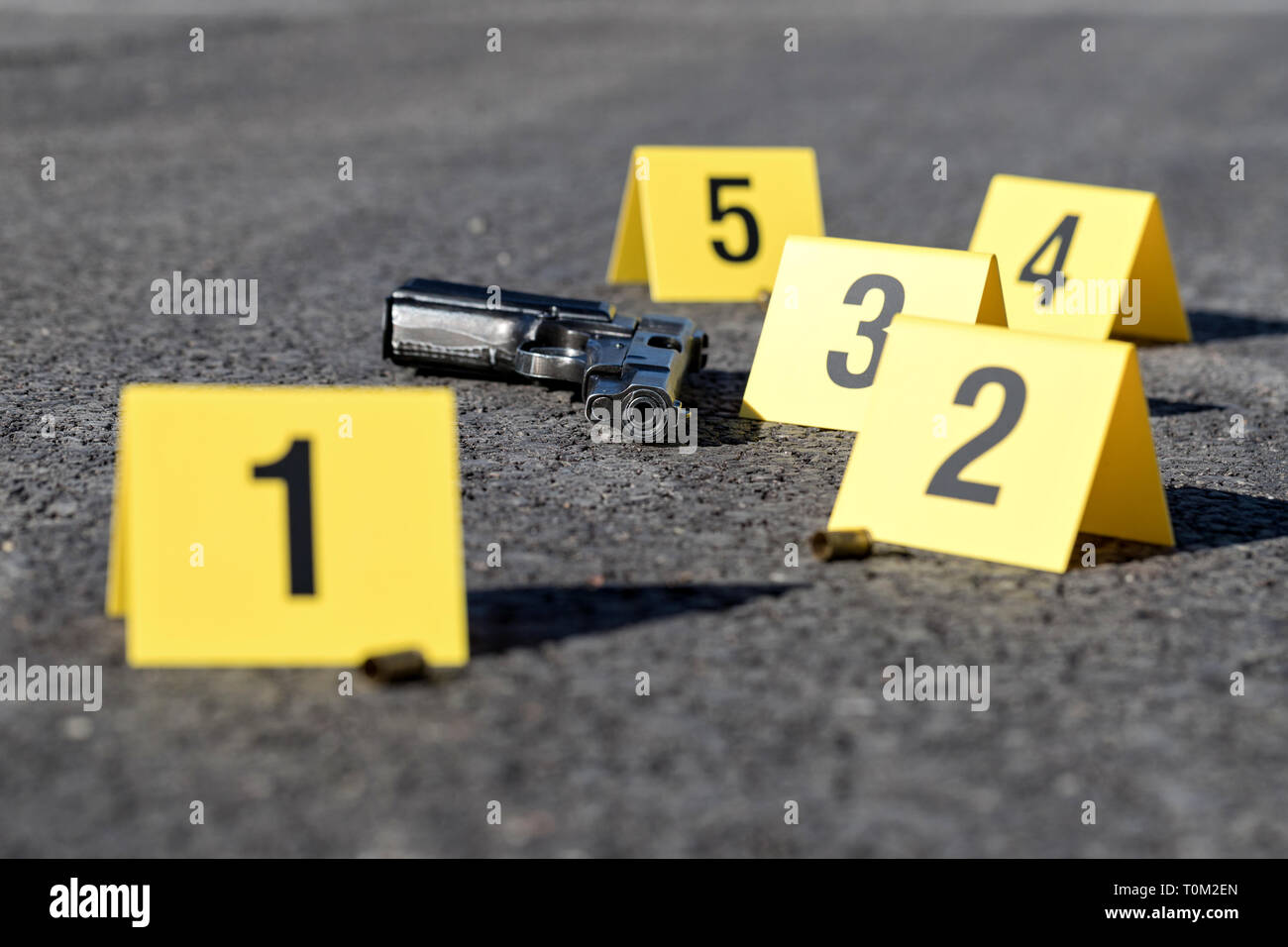 ID-Zelte am Tatort nach Schießerei Stockfoto