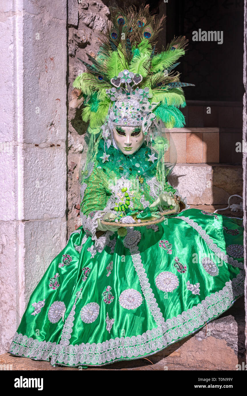 Frau gekleidet für den Karneval in Annecy, Haute-Savoie, Frankreich Stockfoto