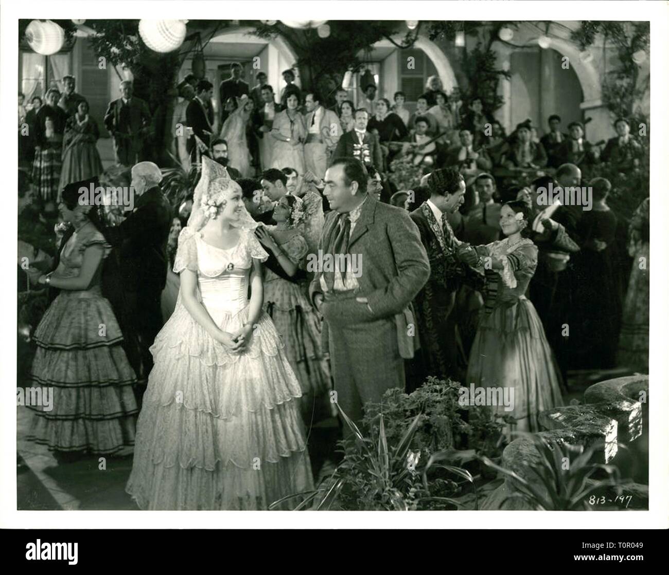 Santa Fe Trail ist ein 1940 amerikanischen Western Film unter der Regie von Michael Curtiz und Hauptdarsteller Errol Flynn, Olivia de Havilland, Raymond Massey, Ronald Reagan und Alan Hale. Von Robert Buckner, den Film geschrieben ist über die Wahrheit John Brown und seine Kampagne gegen die Sklaverei vor dem Amerikanischen Bürgerkrieg. In einer Nebenhandlung, J.E.B. Stuart und George Armstrong Custer konkurrieren um die Hand von Kit Carson Holliday. Der Film war einer der Top-verdienenden Filme des Jahres, und der siebte Flynn-de Havilland Zusammenarbeit. Sein Inhalt hat wenig Bedeutung für die tatsächliche Santa Fe Trail. Quelle: Hollywood Phot Stockfoto