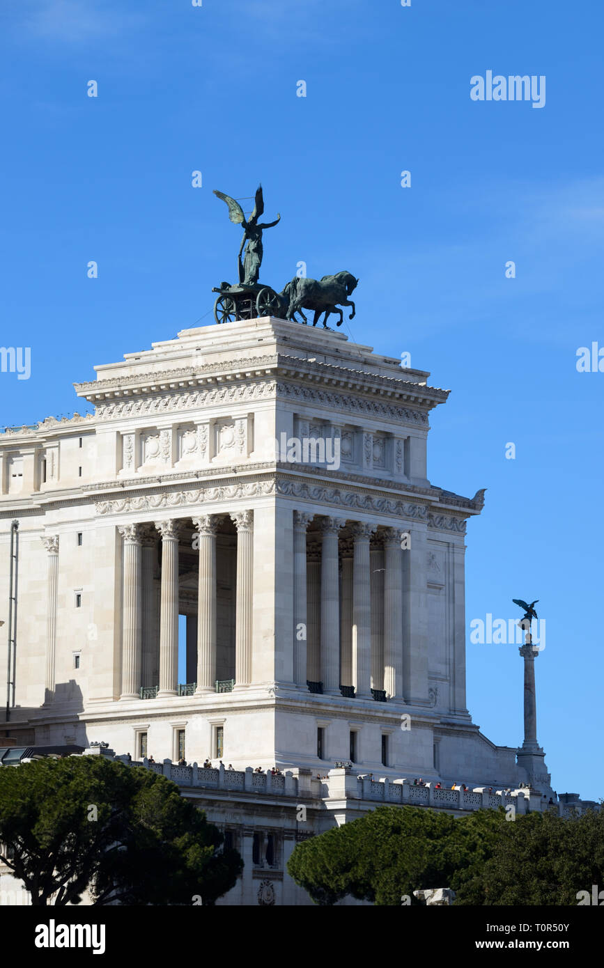 Vittorio Emanuele II-Denkmal, oder Altare della Patria, der Altar des Vaterlandes, National Monument & Victoria Göttin des Sieges & Quadriga, Rom, Italien Stockfoto