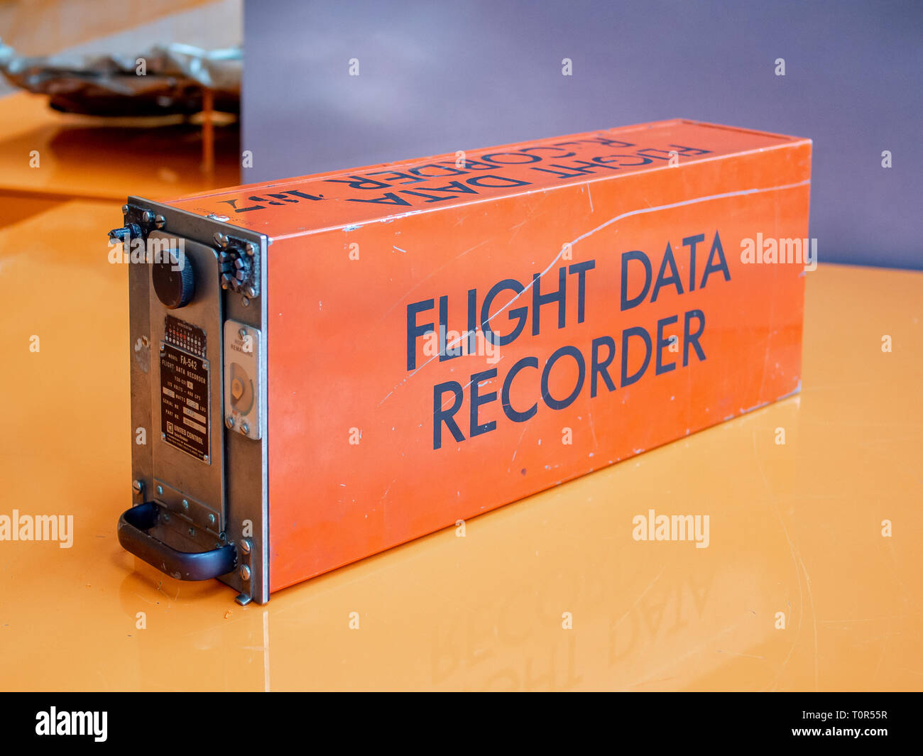 TERRASA, SPANIEN - 19. MÄRZ 2019: Real nach Flugunfall Flight Data Recorder (FDR) im Nationalen Museum für Wissenschaft und Industrie von Katalonien Stockfoto