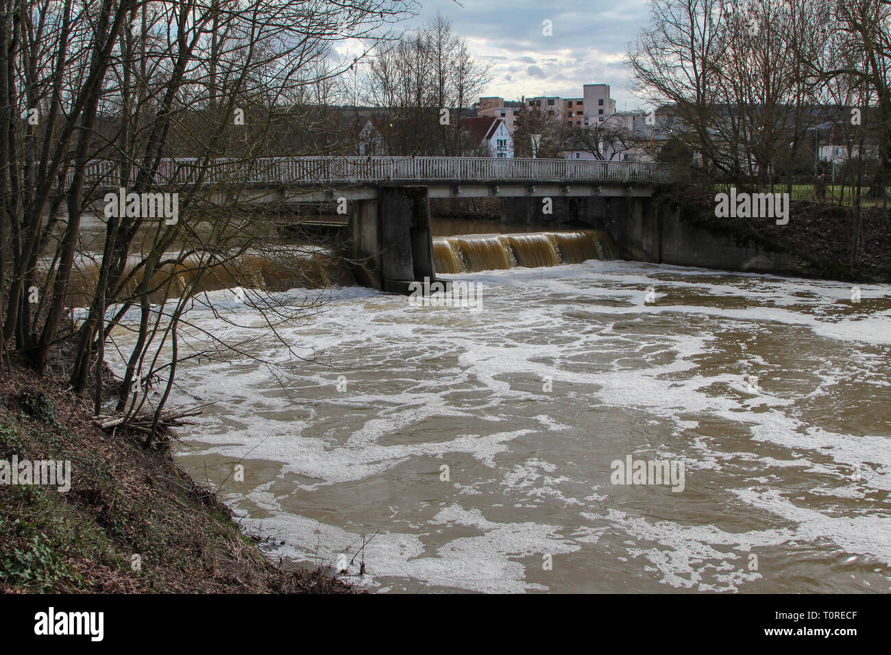 der-tauber-deutschland-mit-quellwasser-gef-llt-stockfotografie-alamy