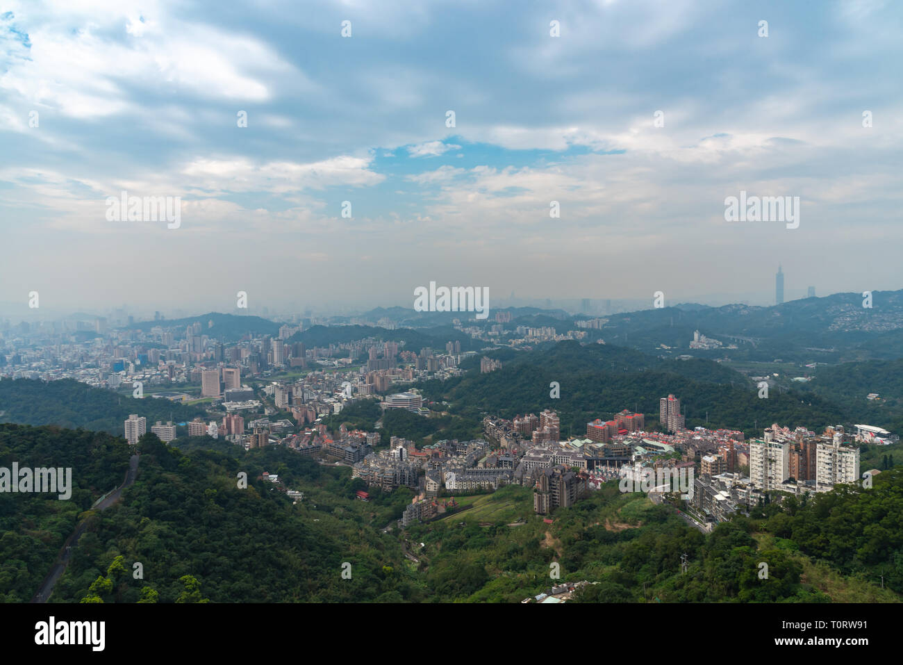 Anzeigen von Taipei City Blick vom Fenster der Maokong Gondel, Taiwan. Stockfoto