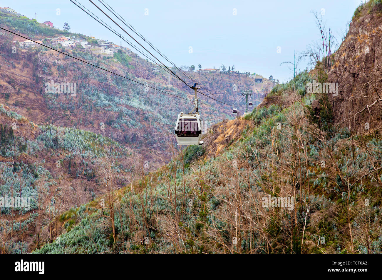 Funchal, Madeira/Portugal. 09.05.2018: Teleferico Jardim Botânico, Seilbahn von Monte zum Botanischen Garten. Stockfoto