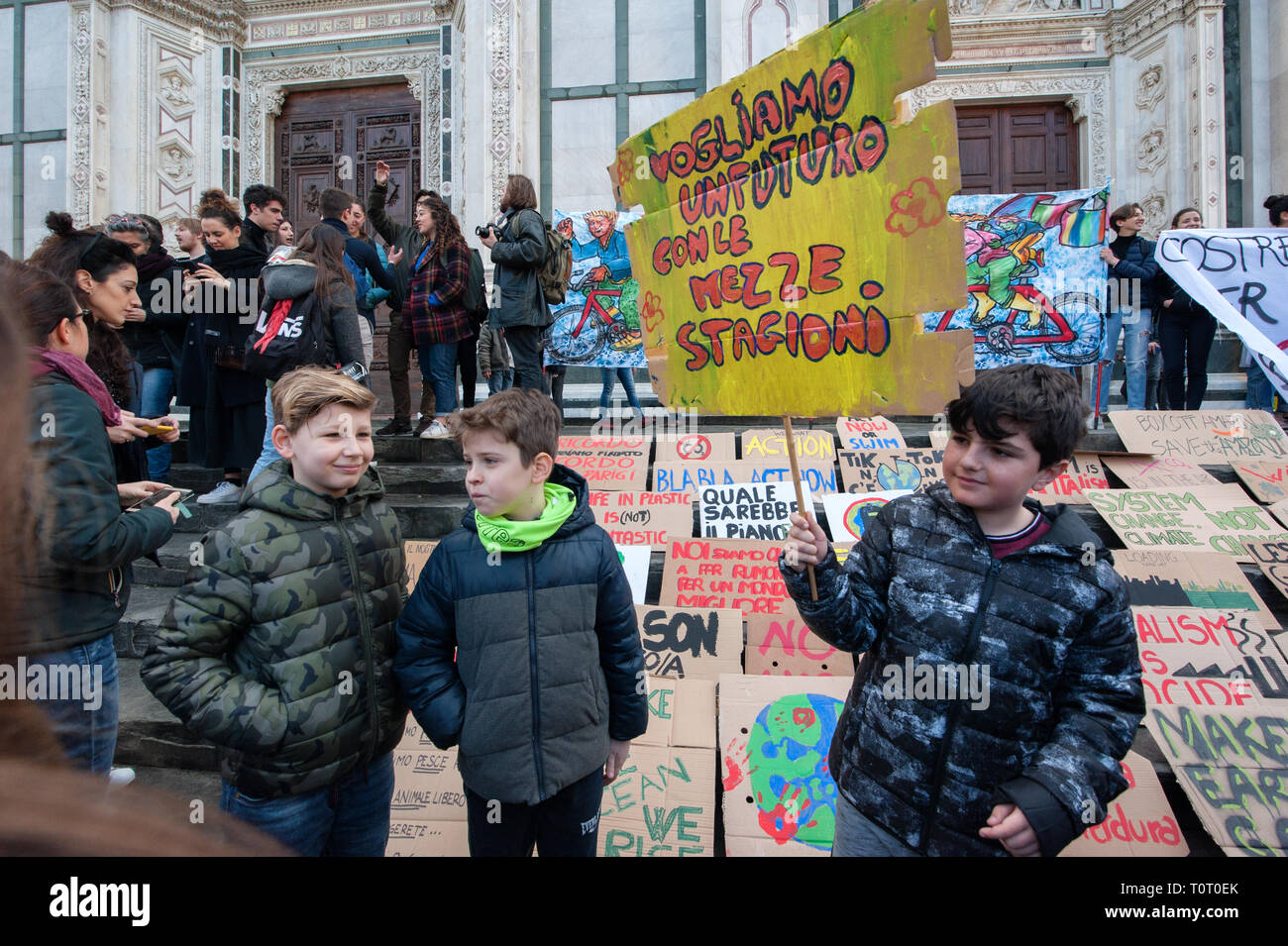 Florenz, Italien - 2019, 15. März: Menschen Massen die Straßen in der Stadt während der globalen Klima Streik für Ereignis in der Zukunft. Stockfoto