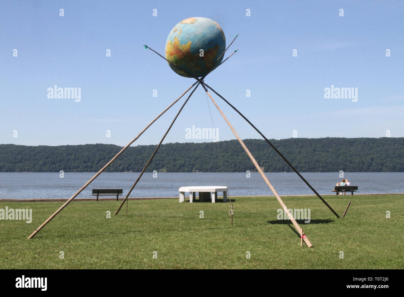 Artwork ist an den Ufern des Hudson River in Croton Point Park, Croton-On-Hudson, New York gezeigt. Stockfoto