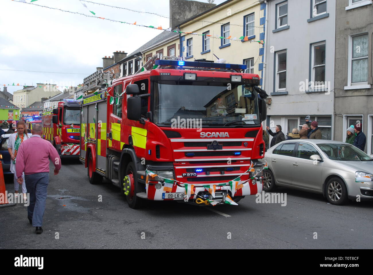 Scania Fire Engine on Road, Rathkeale, Co. Limerick, Irland Stockfoto