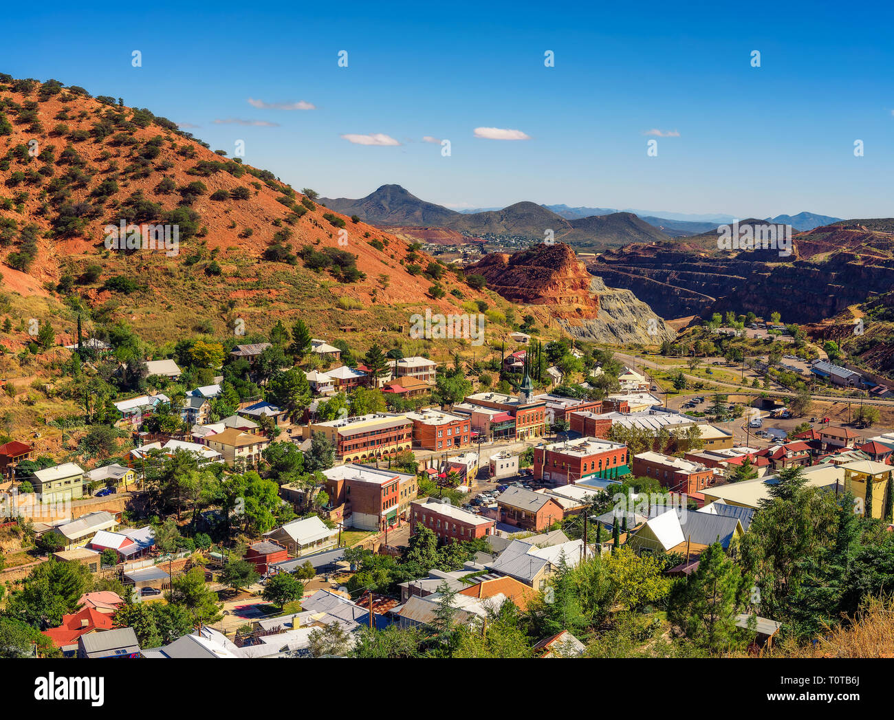 Ehemalige Bergbaustadt Bisbee und Mule Mountains in Arizona Stockfoto