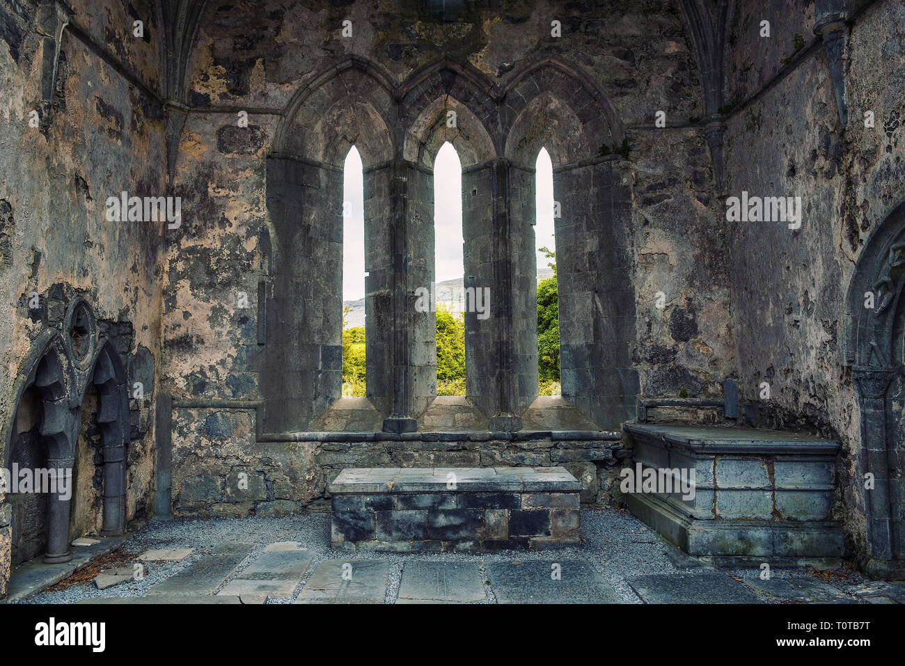 Corcomroe Abbey Ruinen in der Region Burren der Grafschaft Clare, Irland Stockfoto