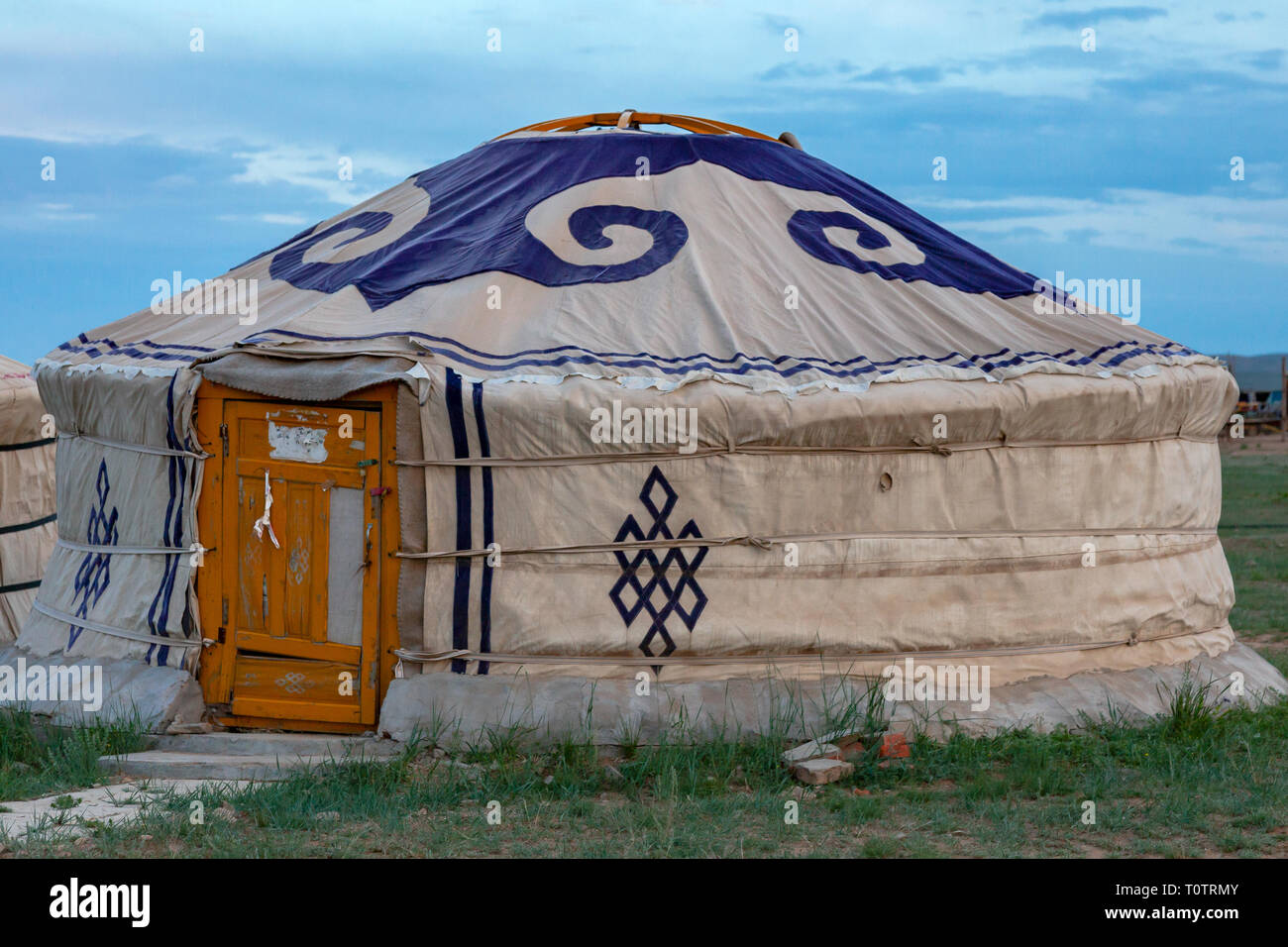 Ein Ger (Jurte) auf dem Gegentala Grasland nördlich von Hohhot in der Inneren Mongolei, China. Stockfoto