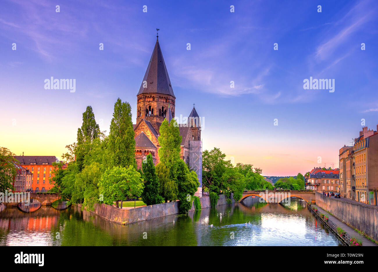 Anzeigen von Metz mit Temple Neuf auf der Mosel, Lothringen, Frankreich Stockfoto