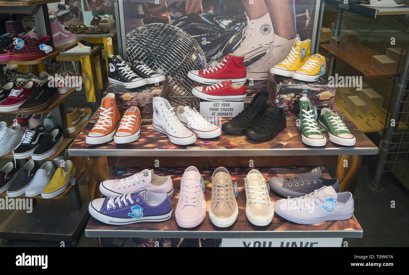 Beliebte retro Suche Sportschuhe. in Greenwich Village, New York City displyed. Stockfoto