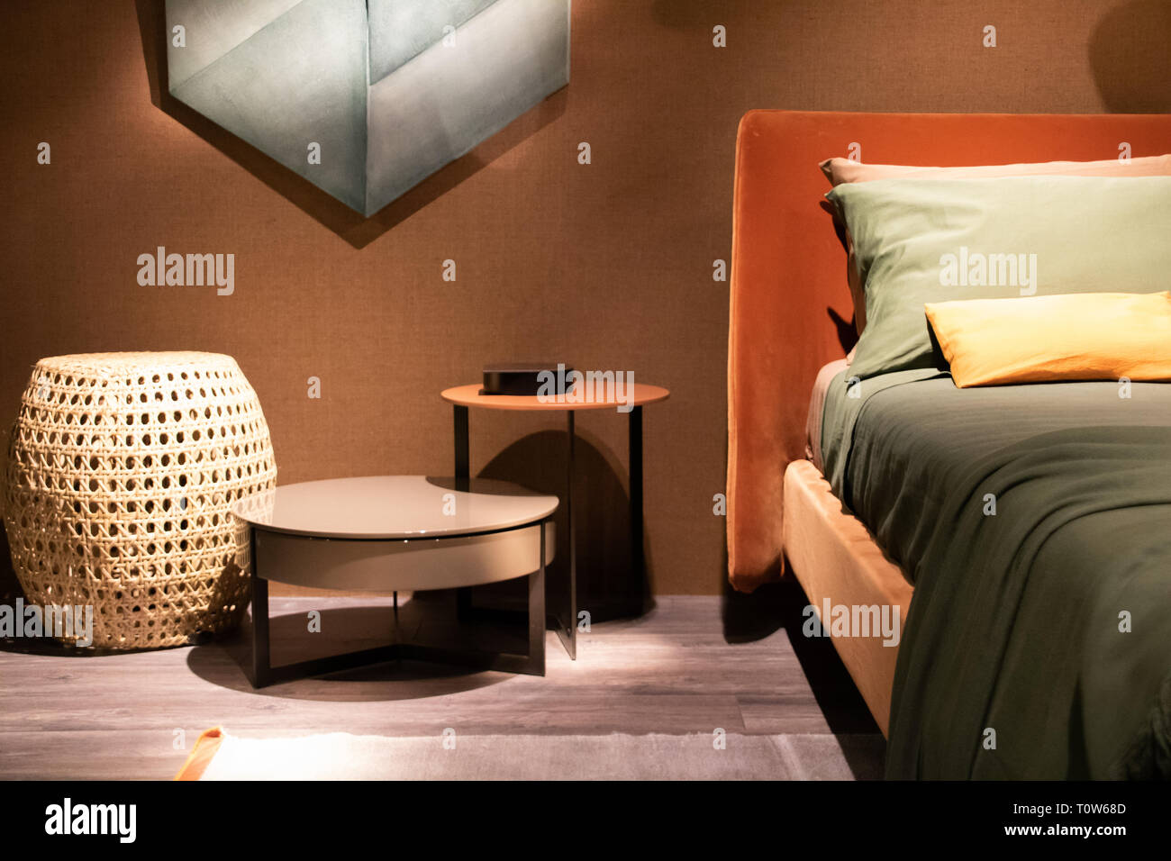 Schlafzimmer Braune Wand / Showroom Schlafzimmer Einrichtung Mit