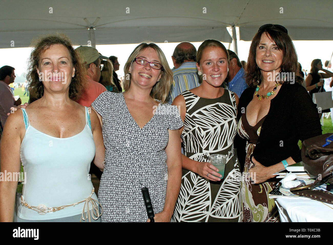 Bridgehampton, NY, USA. 25 Aug, 2007. Gäste am Samstag, August 25, 2007 Mercedes Polo Challenge an Bridgehampton Polo Club in Bridgehampton, NY, USA. Quelle: Steve Mack/S.D. Mack Bilder/Alamy Stockfoto