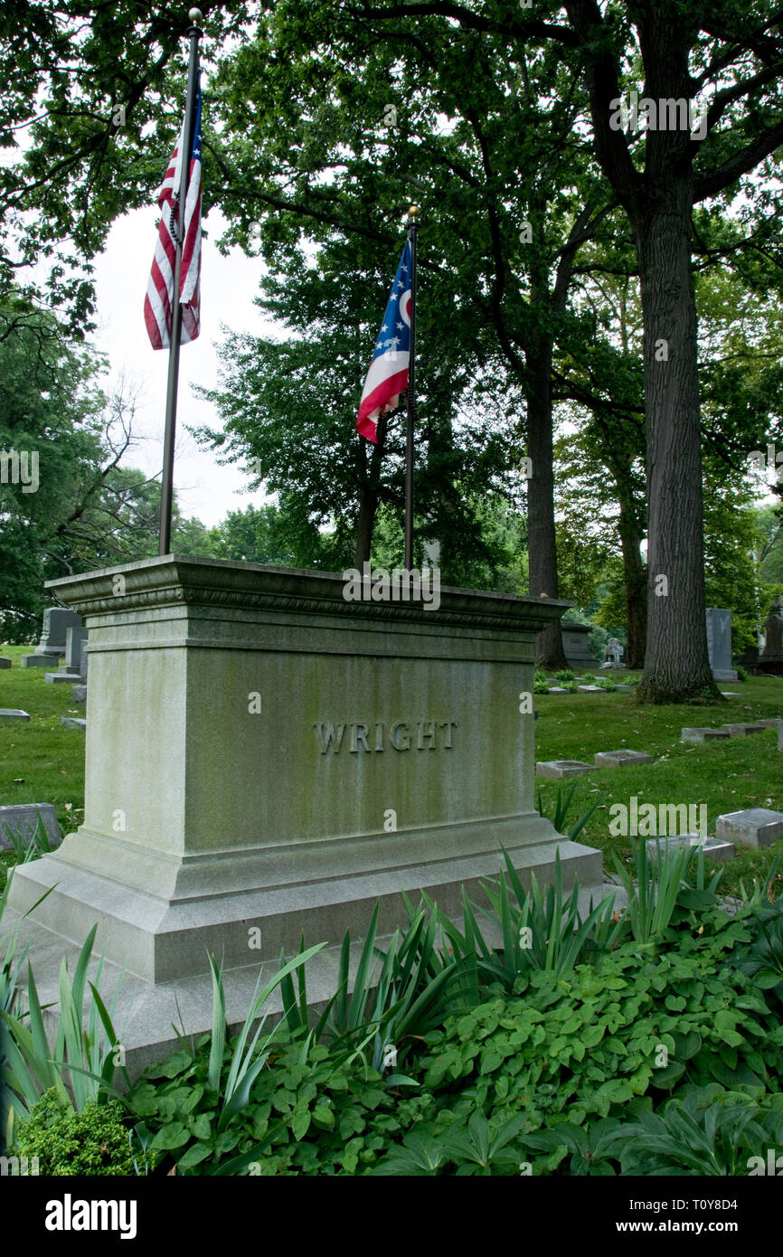 Die Wright-Familiengrab, mit Gräbern von Orville und Wilber Wright, am Waldfriedhof und Arboretum, Dayton, Ohio. Stockfoto