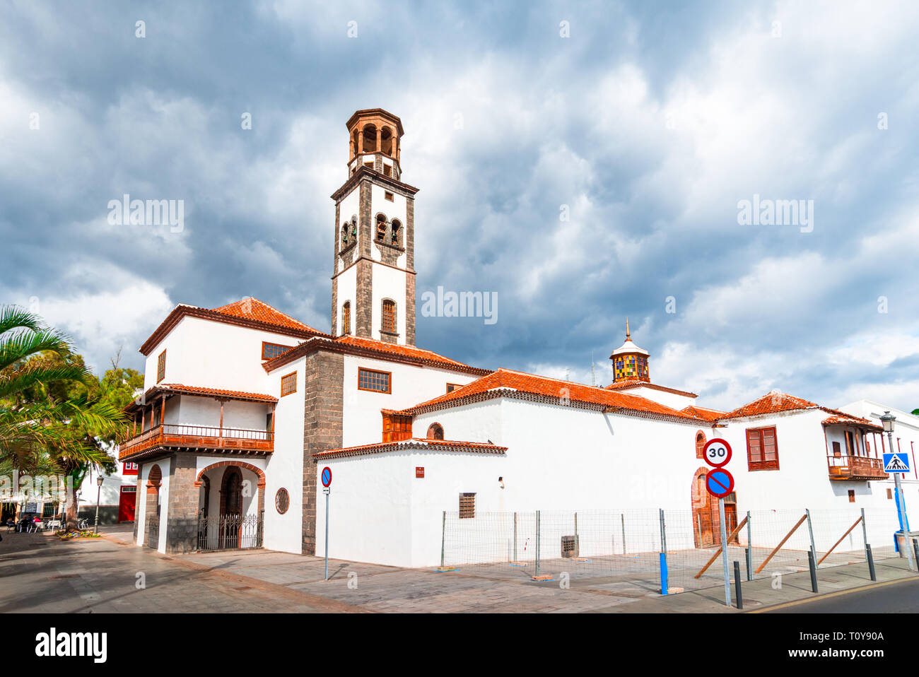 Kirche der Unbefleckten Empfängnis, Santa Cruz de Tenerife, Kanarische Inseln, Spanien: Schöne Kirche an einem sonnigen Tag. Stockfoto