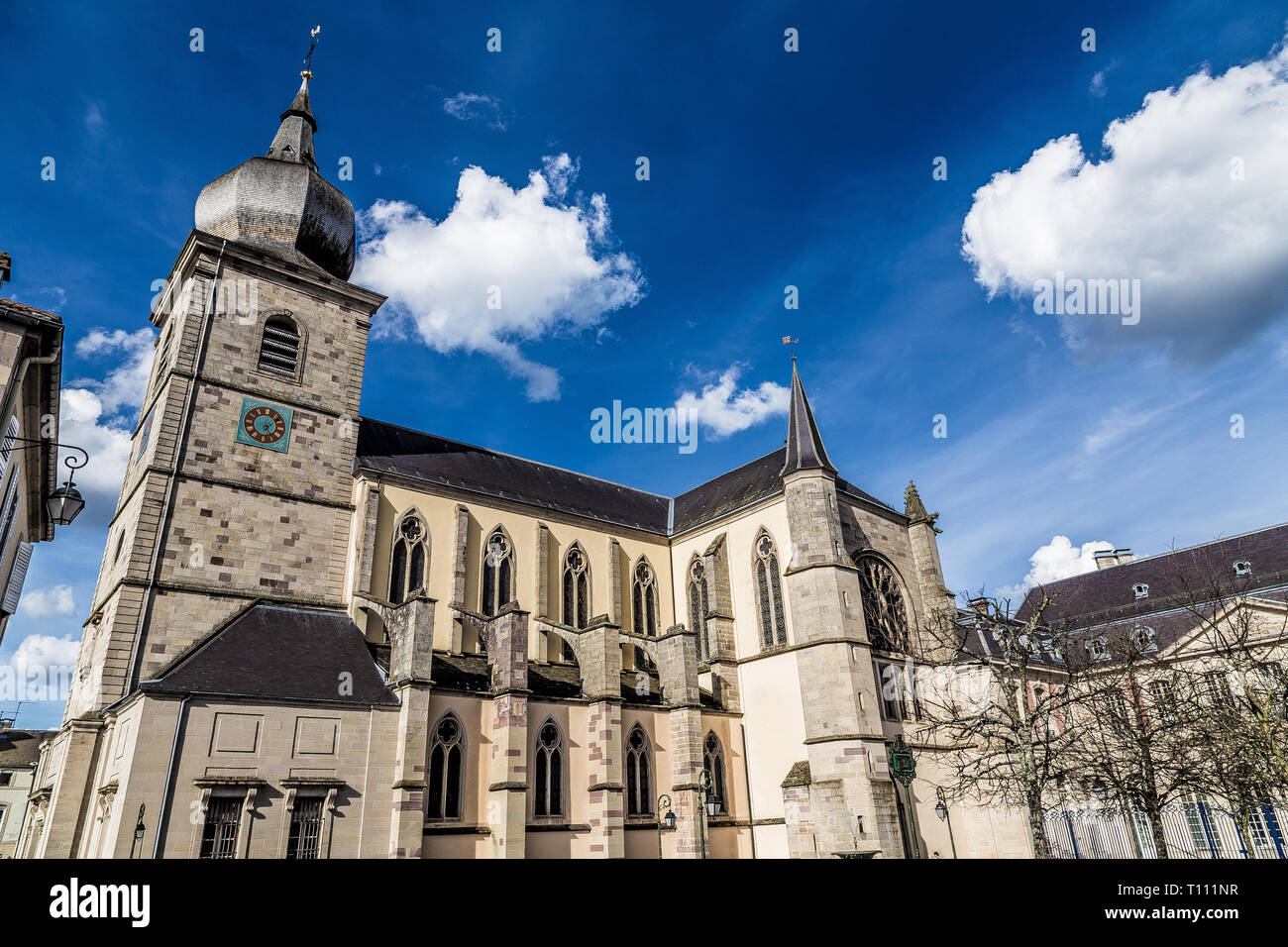 Kathedrale Saint-Pierre Remiremont in den Vogesen in Frankreich. Stockfoto