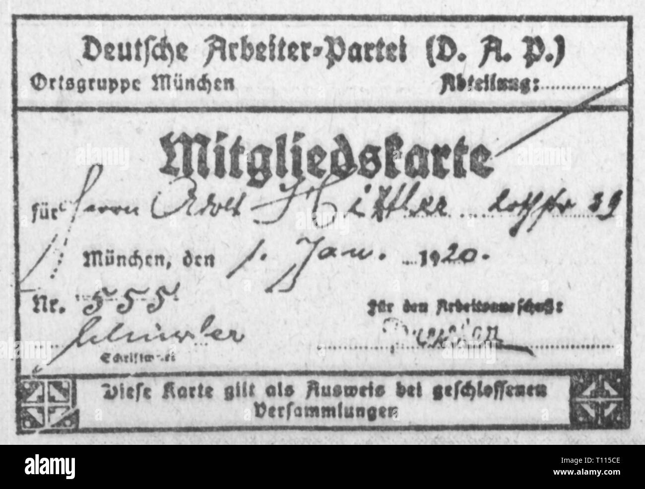 Nationalsozialismus / Nationalsozialismus, Organisationen, Organisation, erste Mitgliedskarte des Deutschen Arbeiterpartei (Labour Party) von Adolf Hitler, die Mitgliedsnummer 555, München, 1.1.1920, party Membership Card partei Mitglied, Mitglied einer Partei, ein Mitglied der Partei, NSDAP, Faksimile, Unterschrift, Signatur, Anton Drexler, DAP, Politik, Politik, Deutschland, Deutsches Reich, Weimarer Republik, 20. Jahrhundert, 1920er Jahre, Organisationen, Organisationen, Organisation, Organisation, Mitgliedschaft, Mitgliedskarten, Partei der Arbeit, Arbeitsmarkt Parteien, Mitgliedschaft taub, Additional-Rights - Clearance-Info - Not-Available Stockfoto