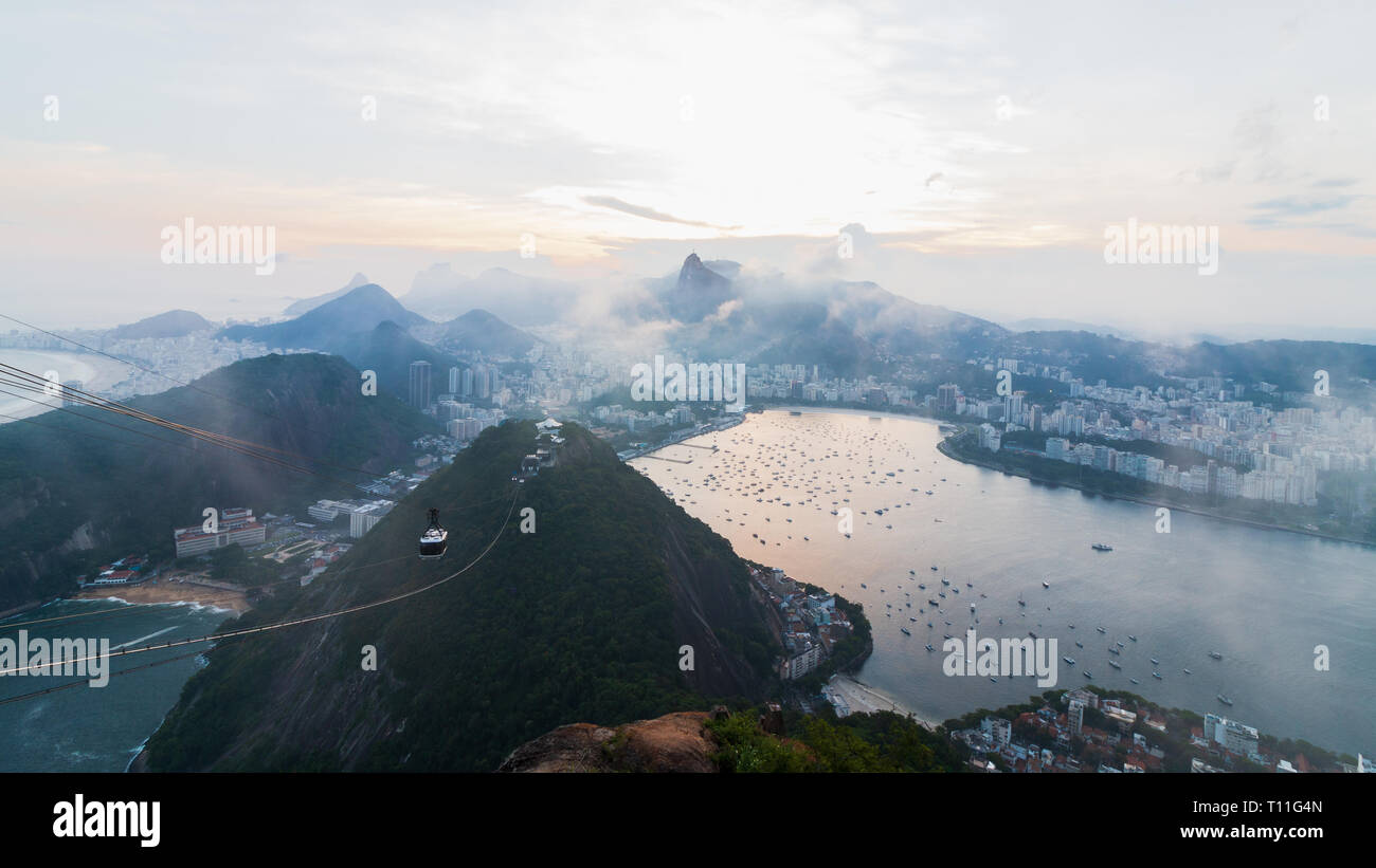 Einen schönen Sonnenuntergang in Rio de Janeiro. Stockfoto