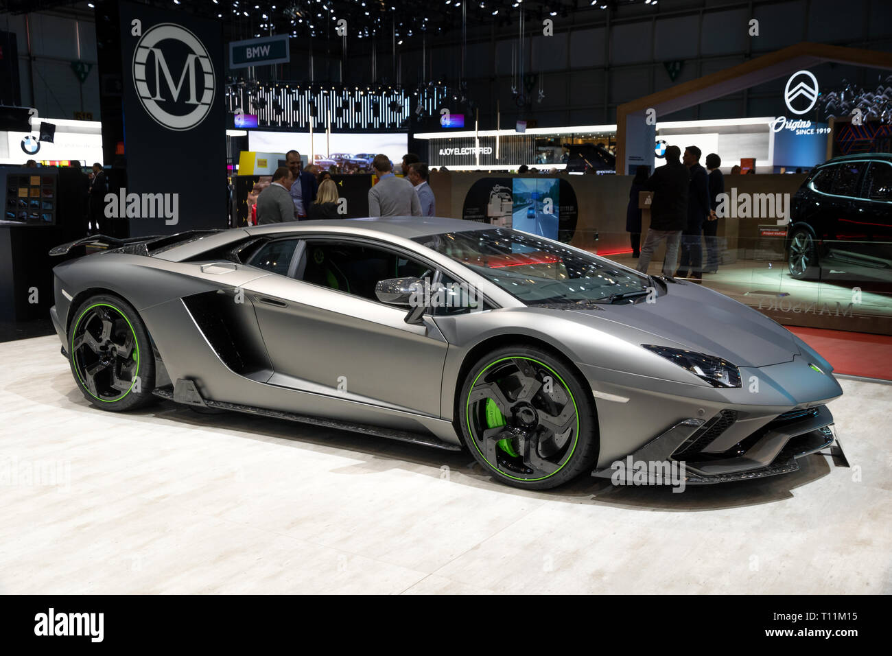 Matt Schwarzer Lamborghini Aventador Stockfotos und -bilder Kaufen - Alamy