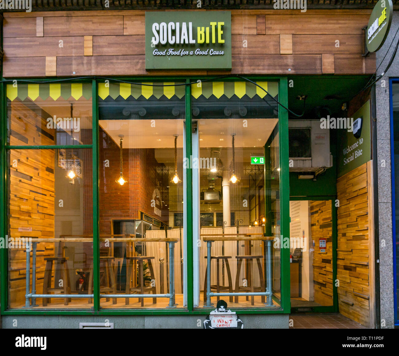 Fassade der Sozialen Beißen, Social Enterprise Cafe, St. Vincent Street, Glasgow, Schottland, Großbritannien Stockfoto