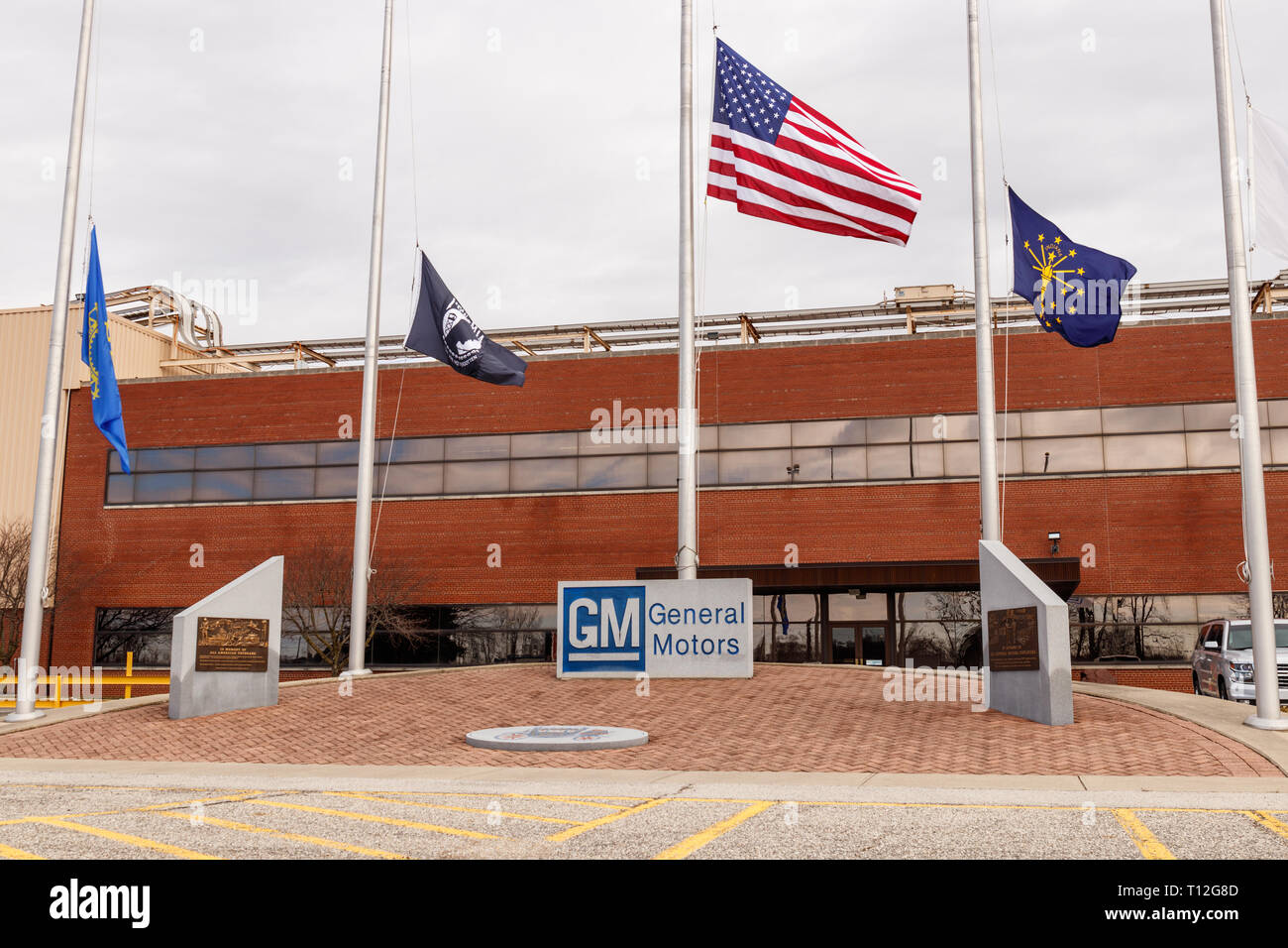 Marion - ca. März 2019: General Motors Logo und Beschilderung mit amerikanischer Flagge am Metall herstellen. GM wurde diese Anlage 1956 I Stockfoto