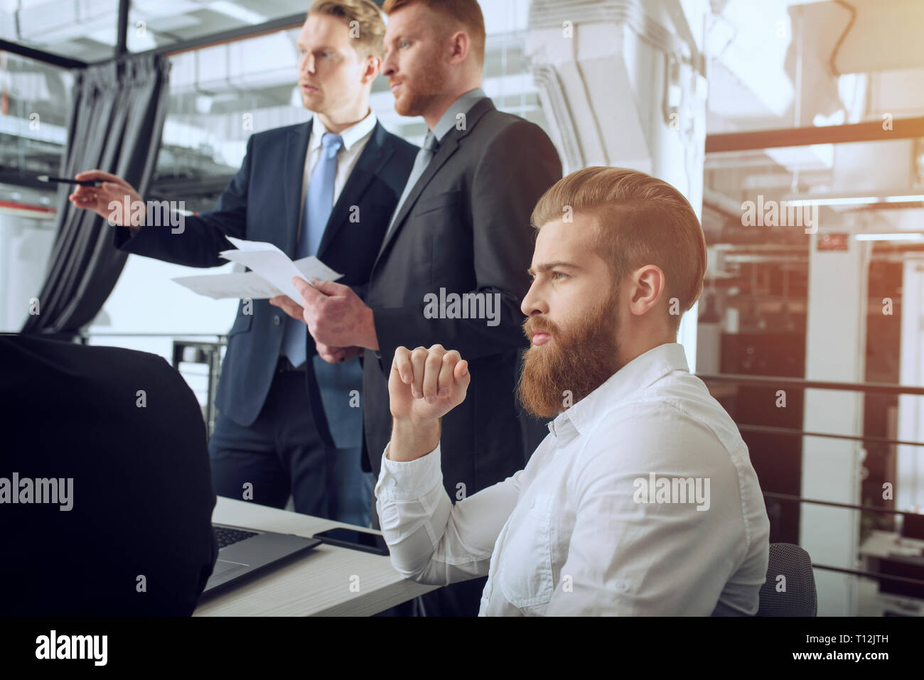 Business Leute zusammen im Büro zusammenarbeiten Stockfoto