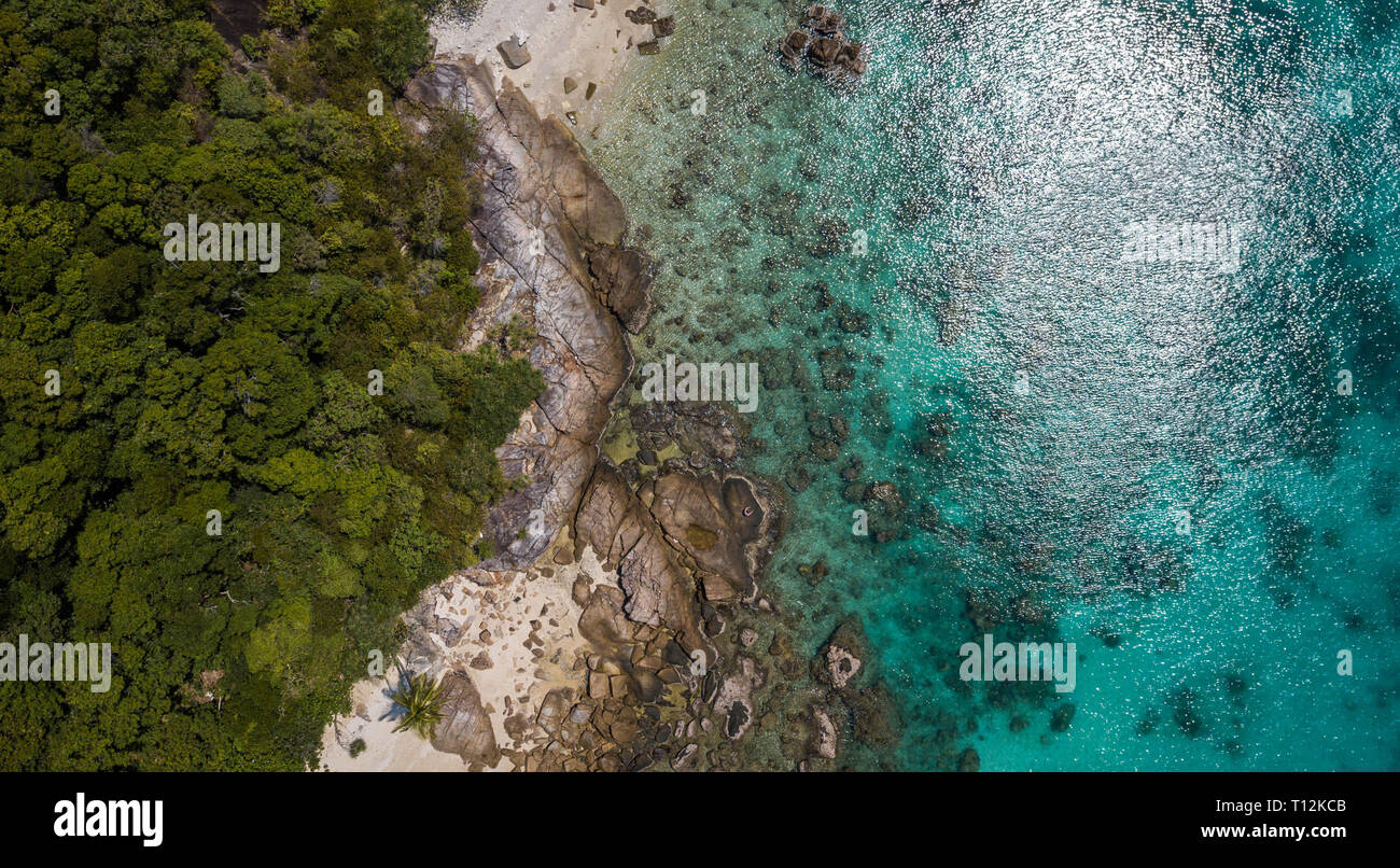 Perhentian Island in Malaysia. Schöne Luftaufnahme von einer paradiesischen Strand. Reiseziel im Sommer Stockfoto