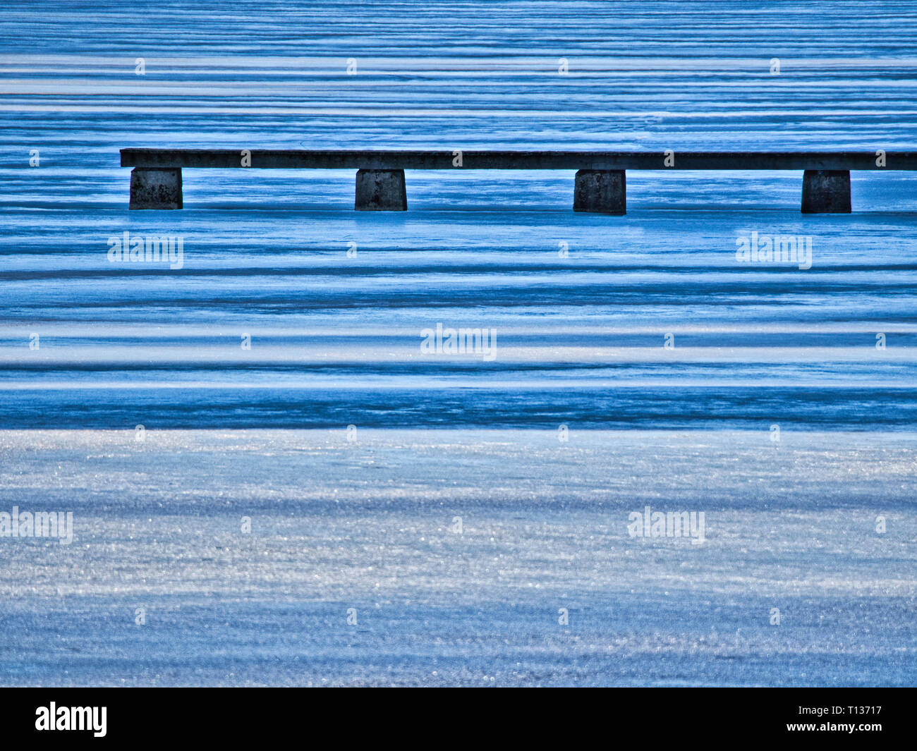 Blauer Steg gefrorener Siehe Stockfoto