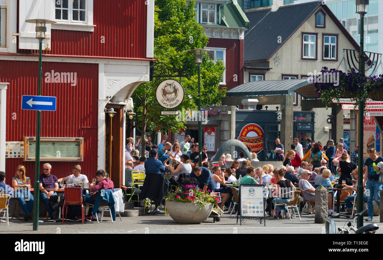 Besetzt Cafeteria im Stadtzentrum von Reykjavik, Island Stockfoto