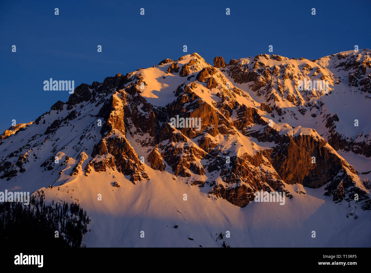 Österreich, Steiermark, Ramsau, Dachstein im Winter bei Sonnenaufgang Stockfoto