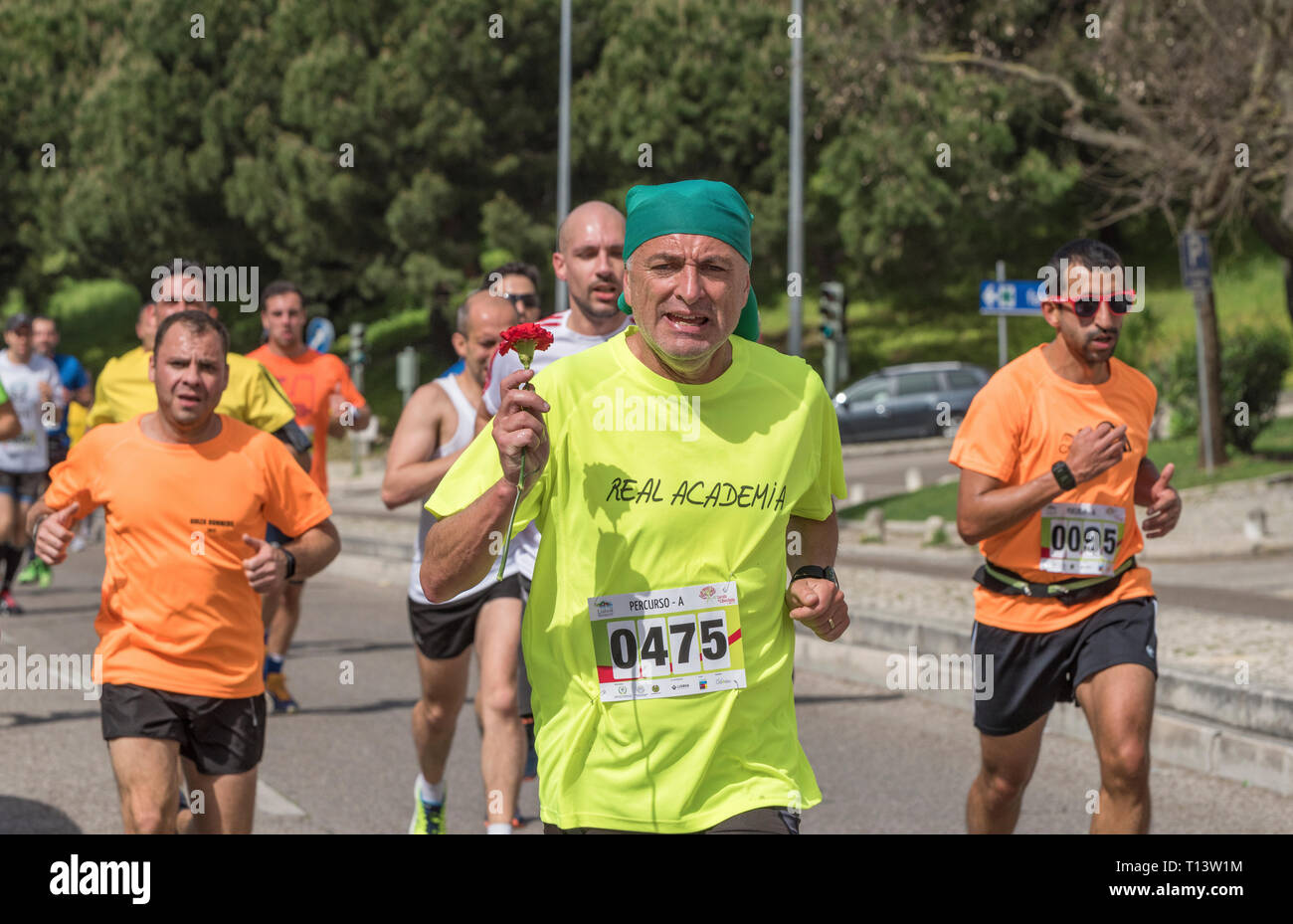 Die Teilnehmer der Stadt Marathon, Freiheit Tag gewidmet - 25. April. Lisboa, Portugal Stockfoto