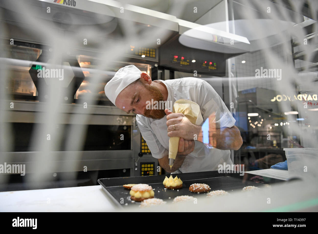 Was In Der Backerei Begann Stockfotos Und Bilder Kaufen Alamy